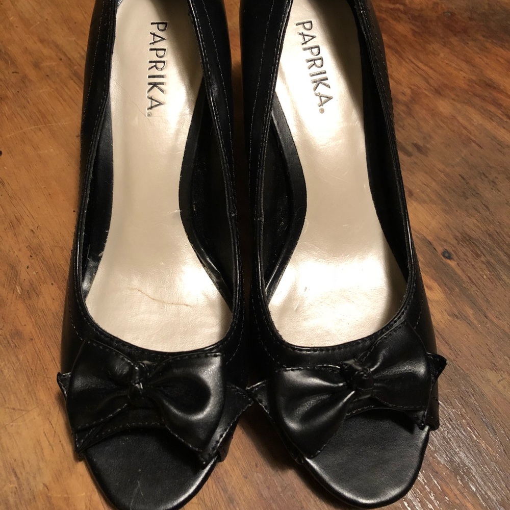 Paprika Black Heels With Bow Size 7